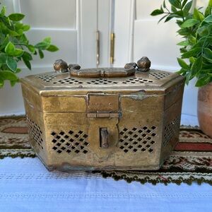 Vintage Brass Hinged Footed Locking Cricket Box Trinket Incense India Ornate
